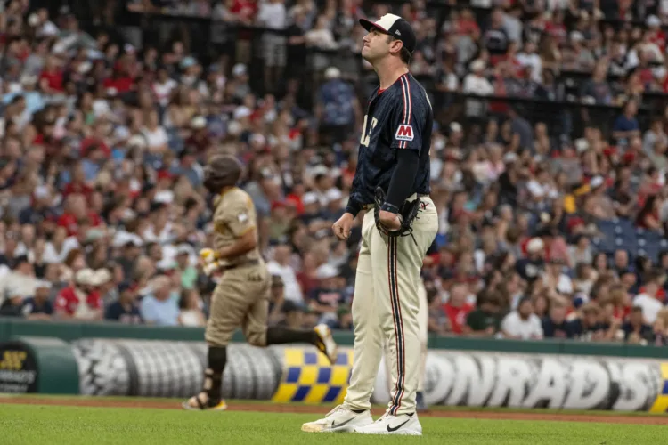 Padres storm back from 3-run deficit to beat the Guardians